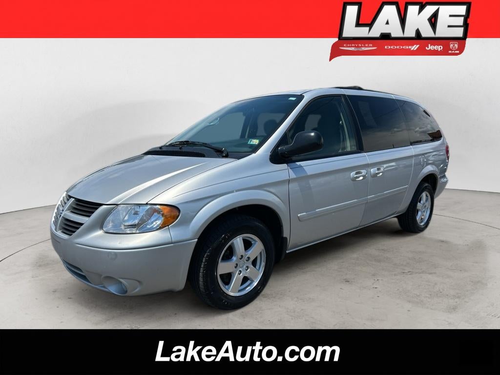 2007 Dodge Grand Caravan SXT in Bright Silver Metallic Clearcoat — front three-quarter view