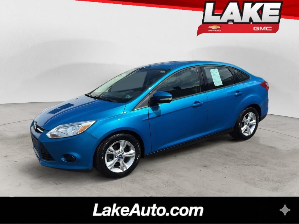 2013 Ford Focus SE in Blue — front three-quarter view