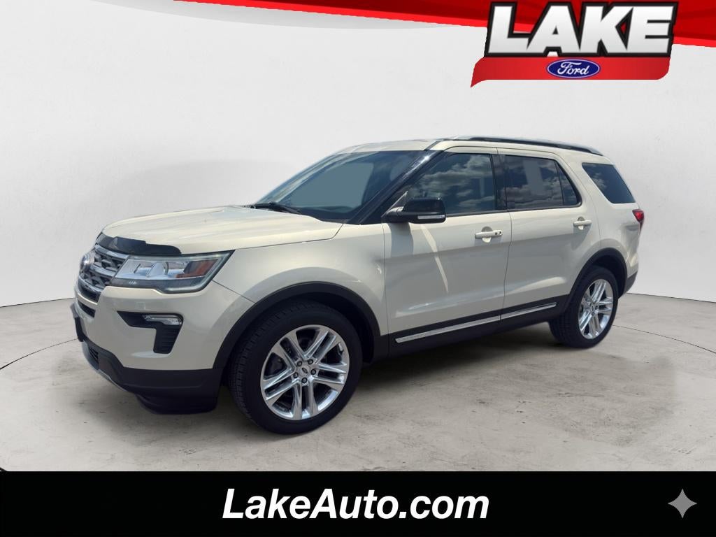 2018 Ford Explorer XLT in Platinum Dune Metallic Tri-Coat — front three-quarter view